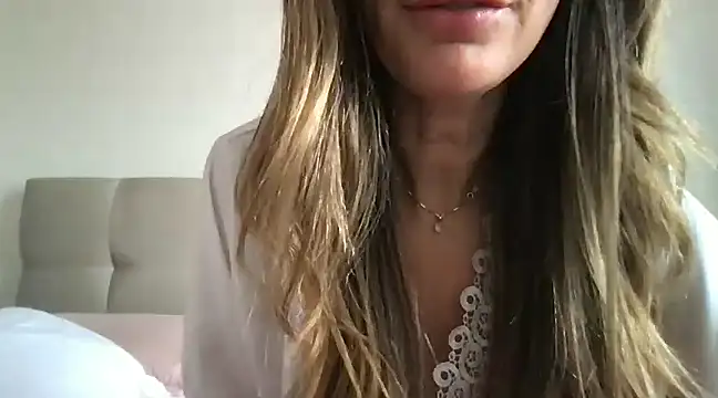 paolajonez online show from 7, 1, 2025