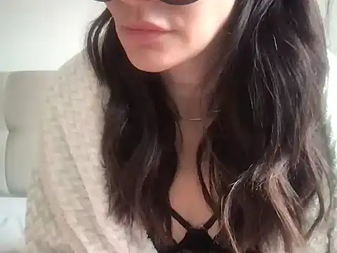 paolajonez online show from 9, 5, 2026