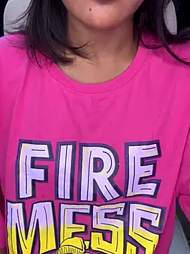 LeisyXO online show from 5, 12, 2024