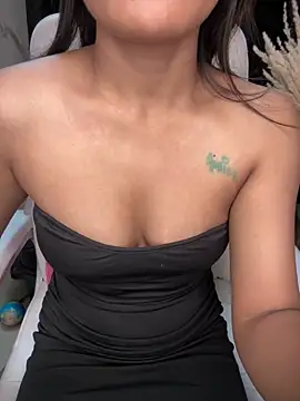 LeisyXO online show from 3, 1, 2025