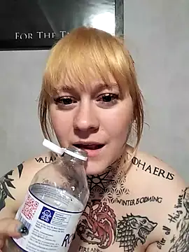 poussichienne online show from 20, 4, 2026