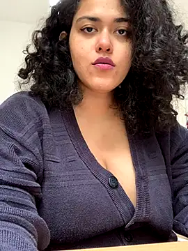 Curvydesifromgermany online show from 8, 10, 2025