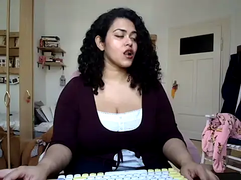 Curvydesifromgermany online show from 27, 2, 2026