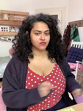 Snapshot of Curvydesifromgermany chatting on 14, 5, 2026 Curvydesifromgermany online show from 14, 5, 2026