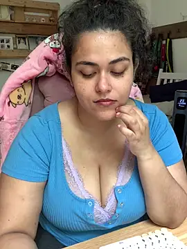 Snapshot of Curvydesifromgermany chatting on 2, 6, 2026 Curvydesifromgermany online show from 2, 6, 2026