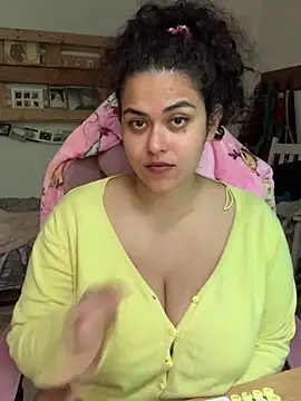 Snapshot of Curvydesifromgermany chatting on 3, 6, 2026 Curvydesifromgermany online show from 3, 6, 2026