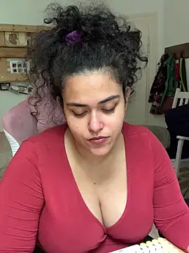 Snapshot of Curvydesifromgermany chatting on 10, 6, 2026 Curvydesifromgermany online show from 10, 6, 2026