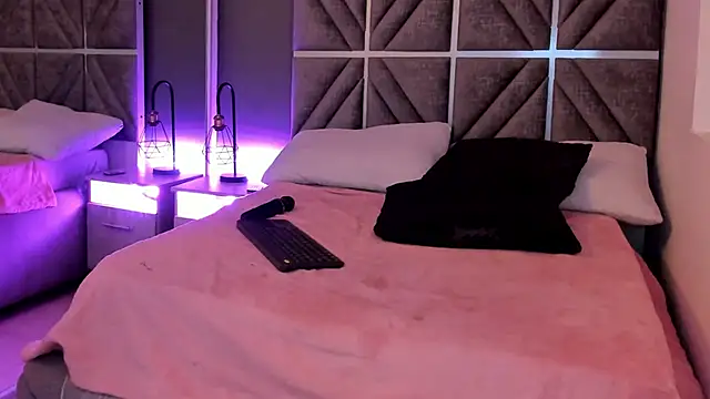 Laura Dicardy online show from 18, 3, 2025