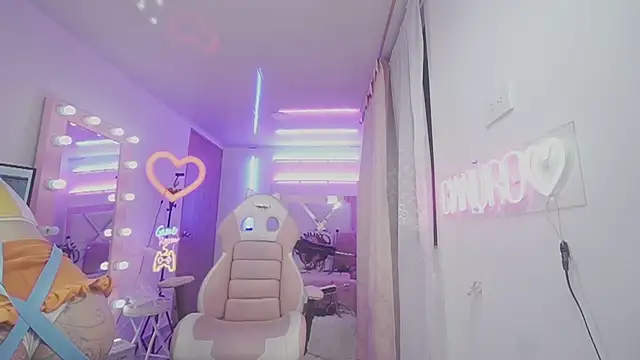 Snapshot of angelacianuro_ chatting on 19, 12, 2024 angelacianuro online show from 19, 12, 2024