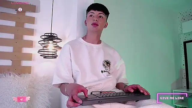 Steev Novoa online show from 11, 3, 2025