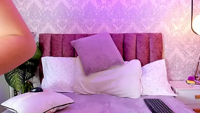 tiffany becker online show from 22, 1, 2025