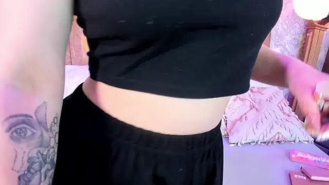 tiffany becker online show from 21, 11, 2025