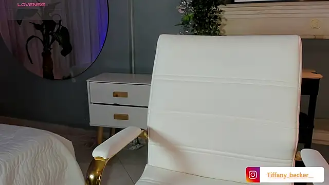 tiffany becker online show from 2, 12, 2025