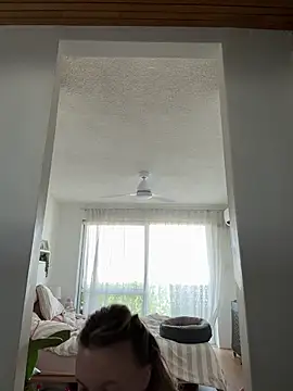 isisxoxx online show from 9, 9, 2025