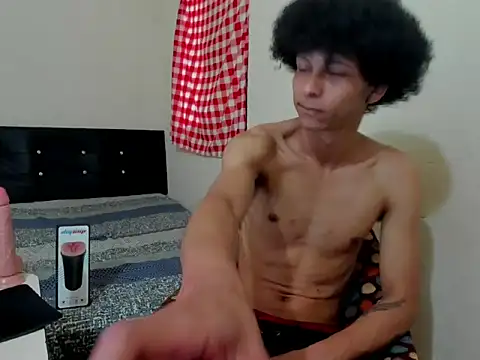 Snapshot of cardrey05 chatting on 22, 9, 2025 cardrey05 online show from 22, 9, 2025