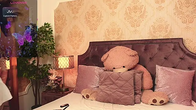 Snapshot of JaneDevine chatting on 20, 9, 2025 JaneDevine online show from 20, 9, 2025