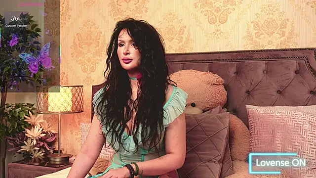 Snapshot of JaneDevine chatting on 2, 11, 2025 JaneDevine online show from 2, 11, 2025