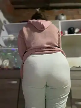 Emiily lee online show from 24, 1, 2025