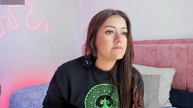 Sofiawilson  online show from 22, 4, 2026