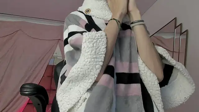 BonnieCute  online show from 1, 2, 2025