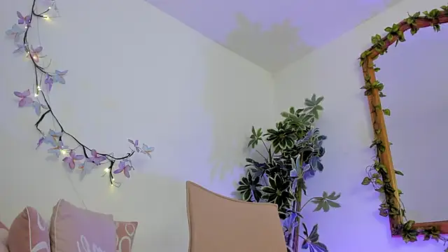 BonnieCute  online show from 1, 10, 2025