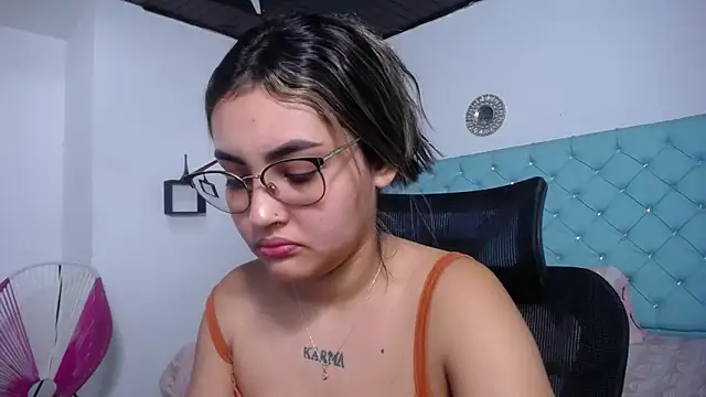 Snapshot of antonella_sweetlittle chatting on 2, 5, 2026 antonella sweetlittle online show from 2, 5, 2026