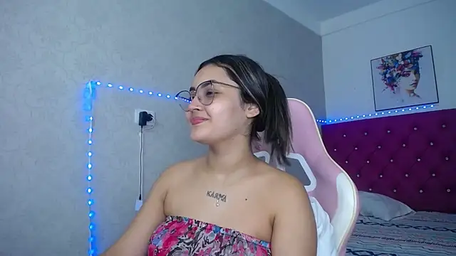 Snapshot of antonella_sweetlittle chatting on 7, 5, 2026 antonella sweetlittle online show from 7, 5, 2026