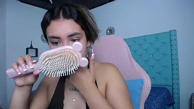 Snapshot of antonella_sweetlittle chatting on 11, 6, 2026 antonella sweetlittle online show from 11, 6, 2026