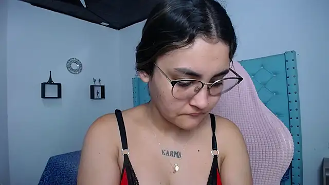 Snapshot of antonella_sweetlittle chatting on 12, 6, 2026 antonella sweetlittle online show from 12, 6, 2026