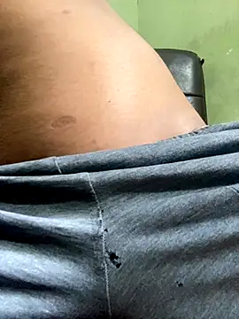 Snapshot of hottbooyy chatting on 4, 12, 2025 hottbooyy online show from 4, 12, 2025