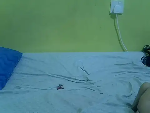 Snapshot of queendebbie chatting on 18, 9, 2025 queendebbie online show from 18, 9, 2025