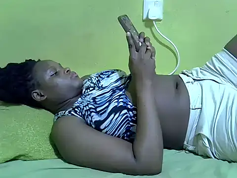 Snapshot of queendebbie chatting on 6, 1, 2026 queendebbie online show from 6, 1, 2026