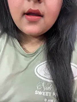 smile pretty online show from 2, 2, 2026