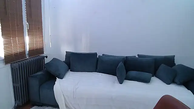 Lynylou online show from 13, 12, 2024