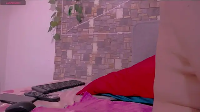 CrazyRousex online show from 15, 3, 2026