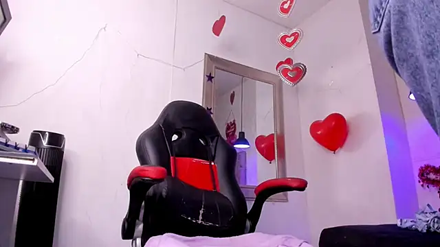 angel hardy dl online show from 25, 4, 2026