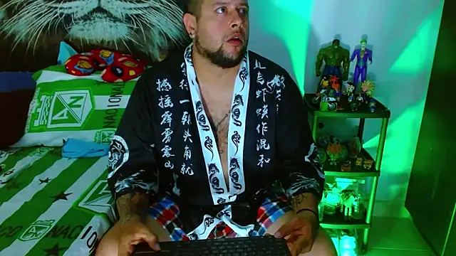 Snapshot of Michaell_Myerss_ chatting on 17, 12, 2025 Michaell Myerss online show from 17, 12, 2025