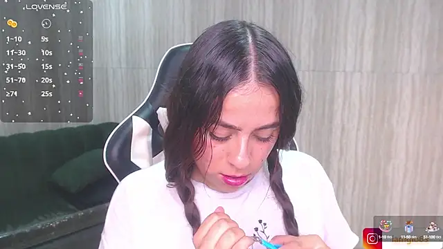 Snapshot of Georgina_1t chatting on 12, 3, 2025 Georgina 1t online show from 12, 3, 2025