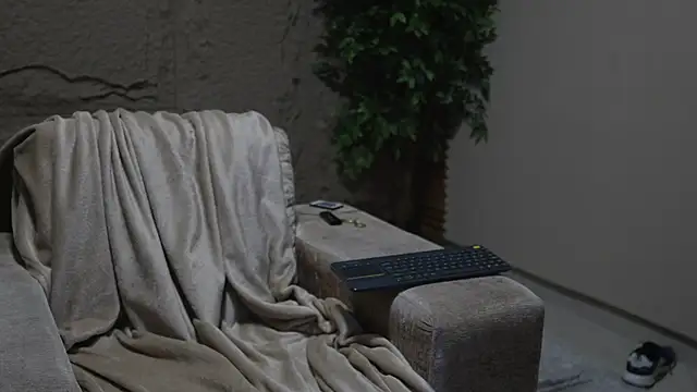 Snapshot of Logan_Varela chatting on 12, 10, 2025 Logan Varela online show from 12, 10, 2025