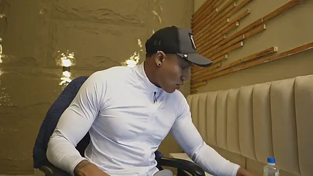 Logan Varela online show from 27, 4, 2026