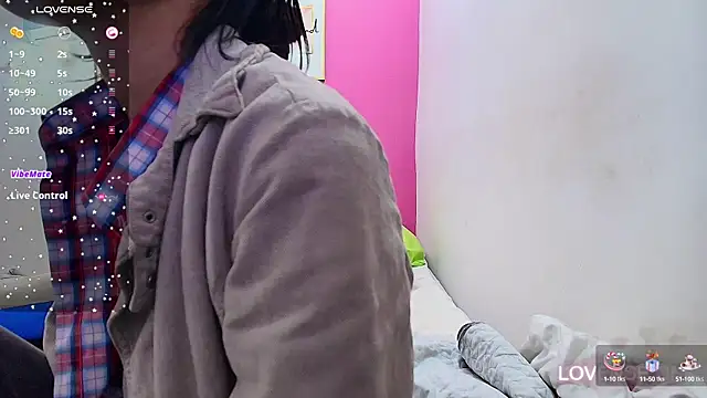 yourcuteneighbourr online show from 4, 1, 2025