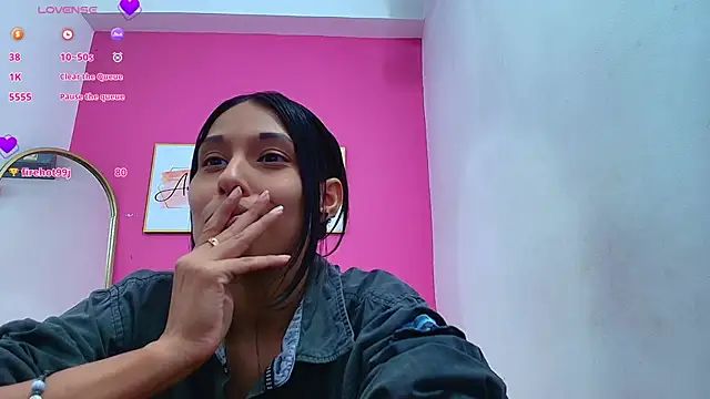 yourcuteneighbourr online show from 15, 1, 2025