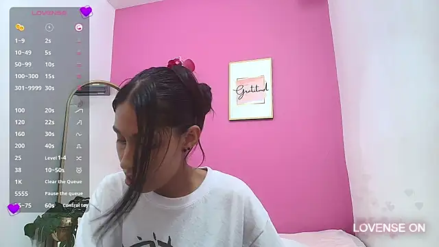 yourcuteneighbourr online show from 8, 3, 2025