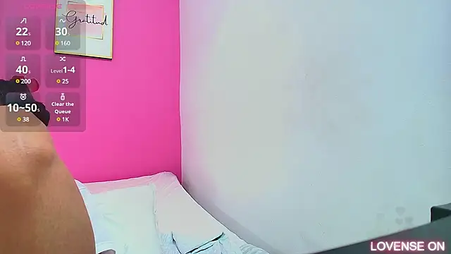 yourcuteneighbourr online show from 11, 3, 2025