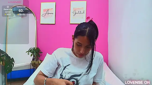 yourcuteneighbourr online show from 11, 3, 2025