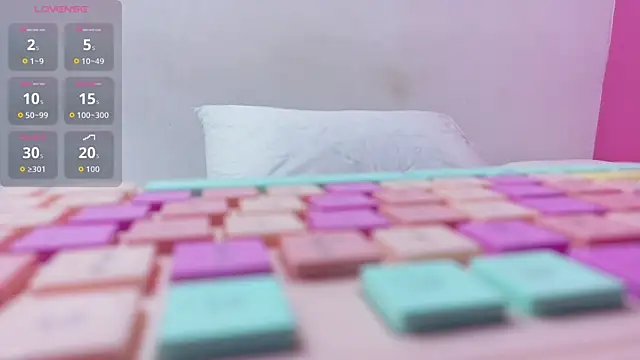 yourcuteneighbourr online show from 20, 2, 2026