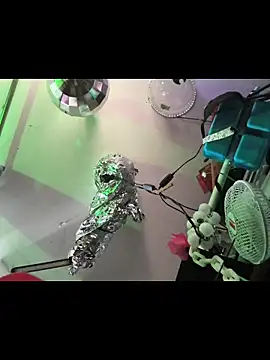 gurlnips online show from 7, 1, 2026