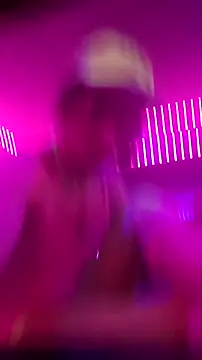 gurlnips online show from 3, 3, 2026