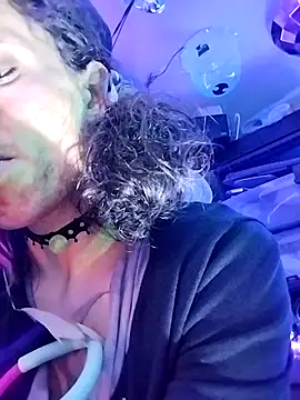 gurlnips online show from 13, 3, 2026