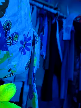 gurlnips online show from 18, 4, 2026